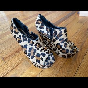 Steve Madden leopard heels!
